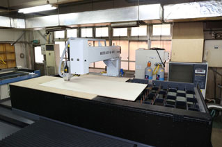 ML-M1000(ルーターヘッド搭載高出力レーザー加工機)